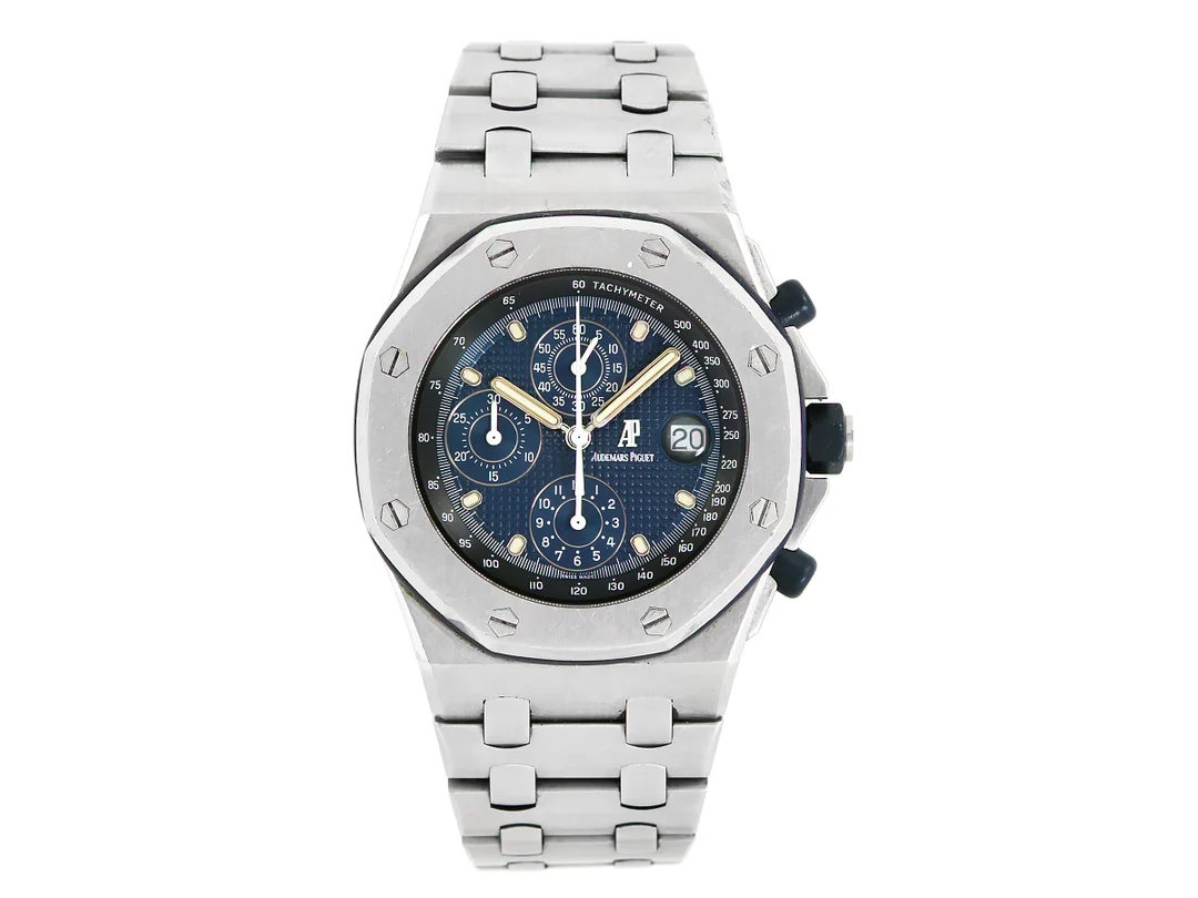 AUDEMARS PIGUET, Royal Oak, OffShore, "Tachymeter", s.k. "The Beast", Cal 2126, Serie nr. 369427, Ref nr. 25721ST.OO.1000ST.01, Boett nr. D 23851-108, kronograf, herrur, 42,5 mm, stål/gummi, automatisk, safirglas, datum, integrerad originallänk, viklås, ca 2000. — Klockor/Audemars Piguet — Kaplans