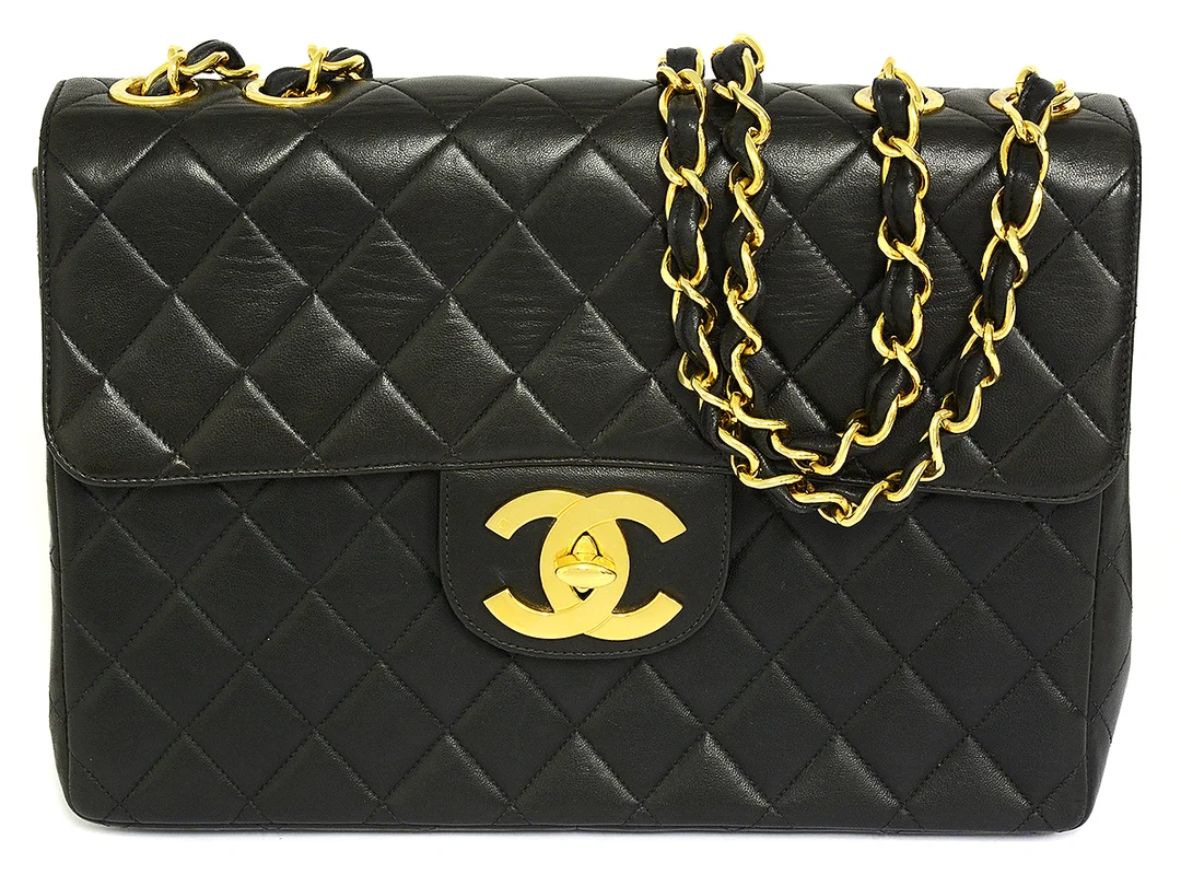 VÄSKA, CHANEL, Jumbo Flap bag, vintage, hologrammärkt 3766196, lamskinn, gulmetall, 30x22x9 cm, dustbag. — Accessoarer/Väskor — Kaplans