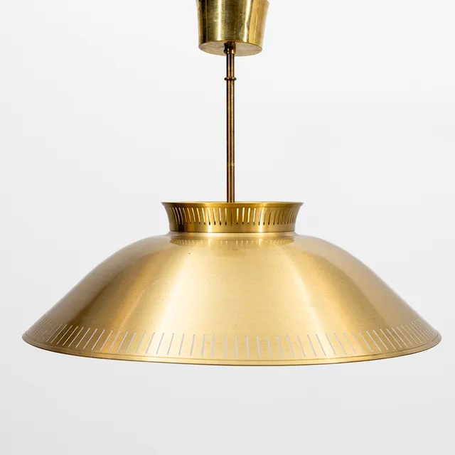 TAKLAMPA, mässing, skärm med perforerad kant, 1900-tal.