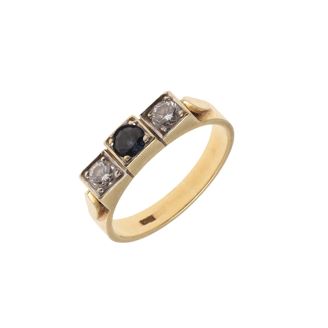 A SAPPHIRE AND DIAMOND THREE STONE RING. — Rings — Lawrences Auctioneers