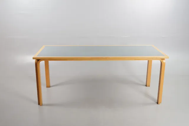 RUD THYGESEN & JOHNNY SØRENSEN. Spisebord / arbejdsbord af bøg, plade med ilagt linoleum, Magnus Olesen.