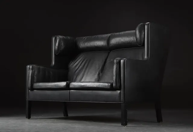 Børge Mogensen. Two-seater coupé sofa, black leather