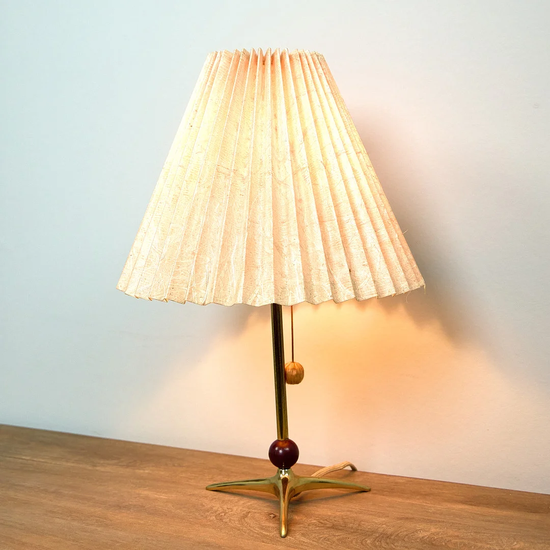 J. T. KALMAR. Kalmar, Tischlampe / Leuchte, Messing, 1960er Jahre, Österreich. — Table Lamps — Rheinveld Auktionen
