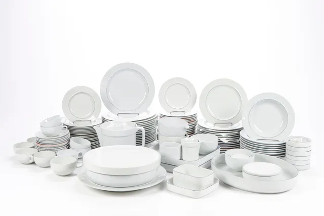 Grethe Meyer for Royal Copenhagen/Aluminia. 'Blue Edge' service pieces. (approx. 125)
