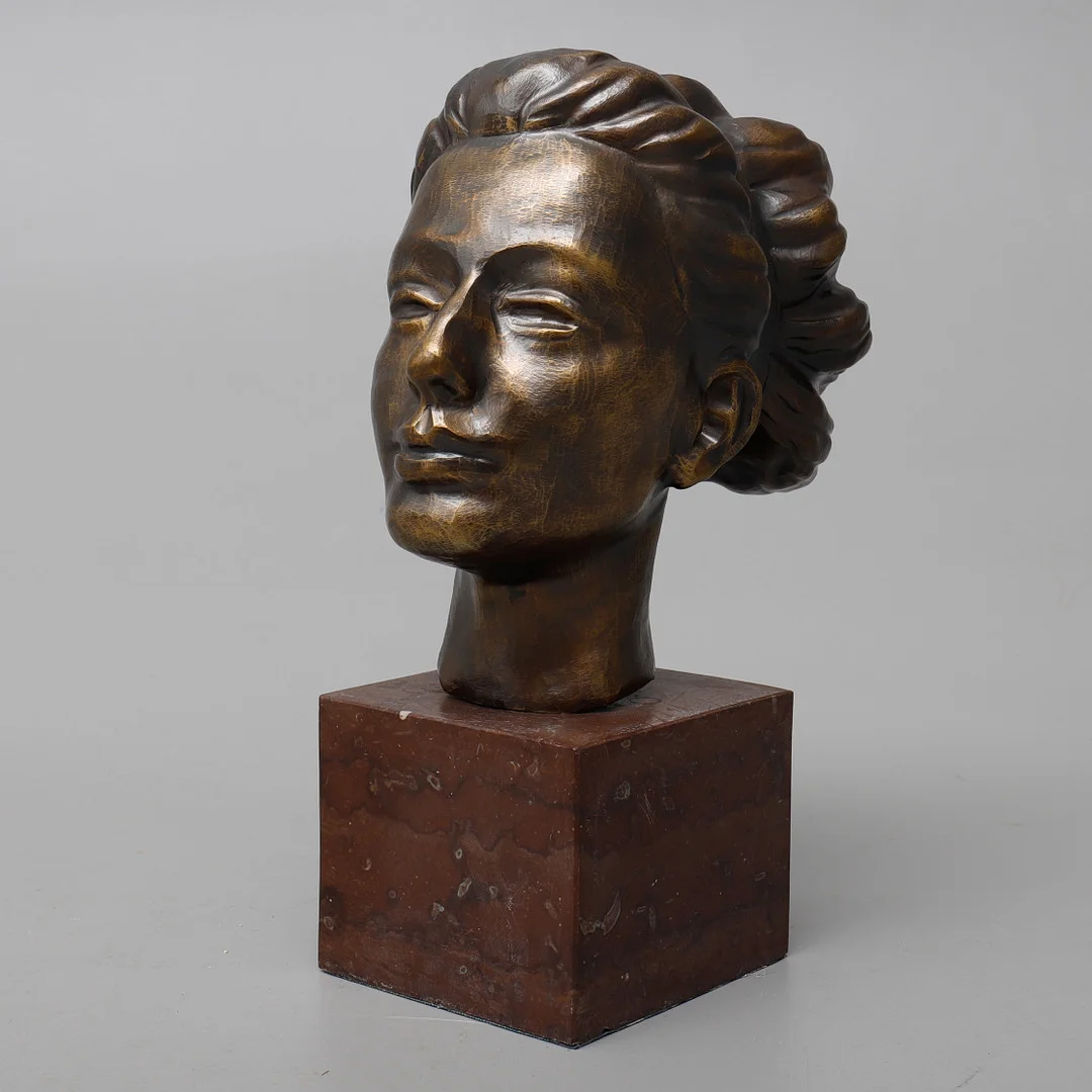 HELGE HÖGBOM. KVINNOHUVUD, SKULPTUR. — Sculptures & Bronzes — Crafoord Auktioner Lund