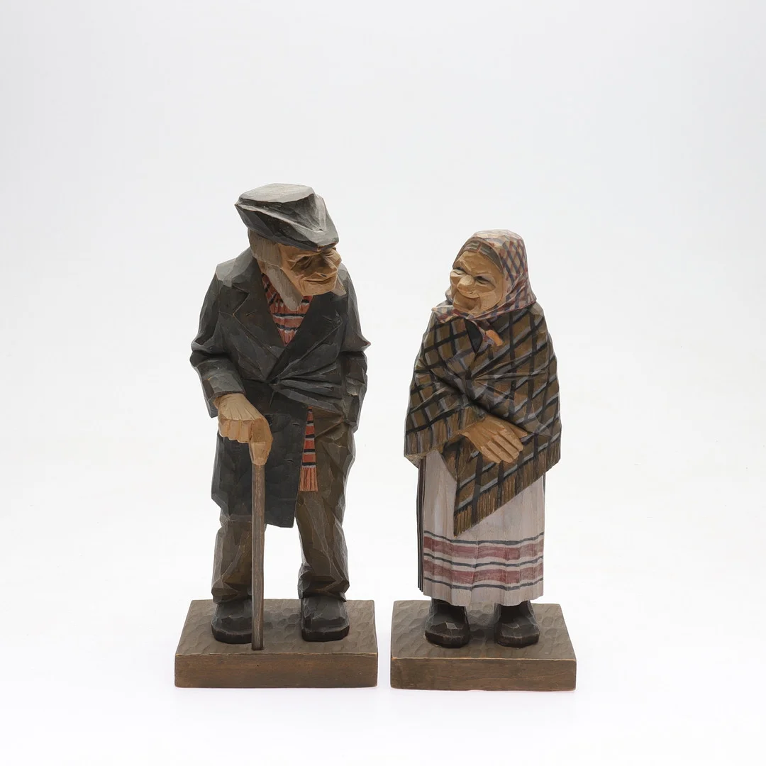 HERMAN ROSELL. Figurer, ett par, skuret och bemålat trä, monogramsignerade "HR" och daterade 1930. — Sculptures & Bronzes — Gomér & Andersson Norrköping