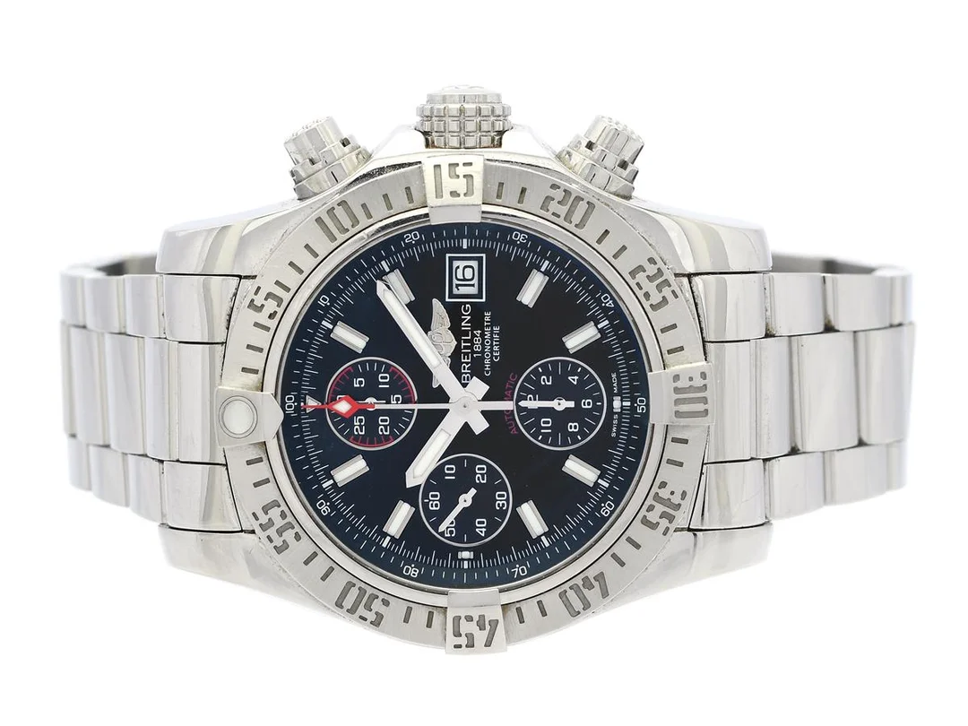 BREITLING, Avenger II, Chronometre, Cal 13 (ETA 7750), Verk nr. 2804524, Serie nr. 2804524, Ref nr. A1338111/BC32, Boett nr. 5115 B5, kronograf, herrur, 43 mm, stål, automatisk, safirglas, datum, Professionallänk III, viklås, Ref nr. W0216/170A, cert, december 2016, box, ytterkartong. — Klockor/Breitling — Kaplans