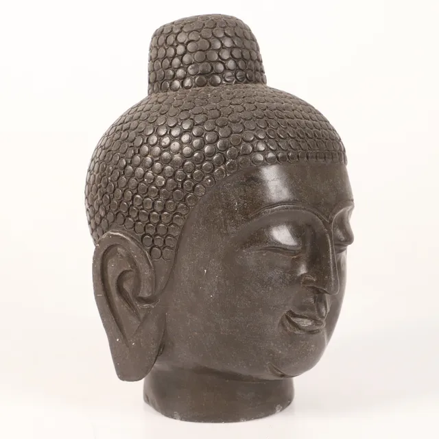 BUDDHAHUVUD, sten, samtida.