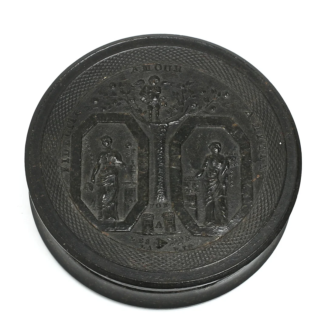 DOSA, lackarbete, Frankrike, 1800-tal. — Miscellaneous — Auktionshuset Kolonn