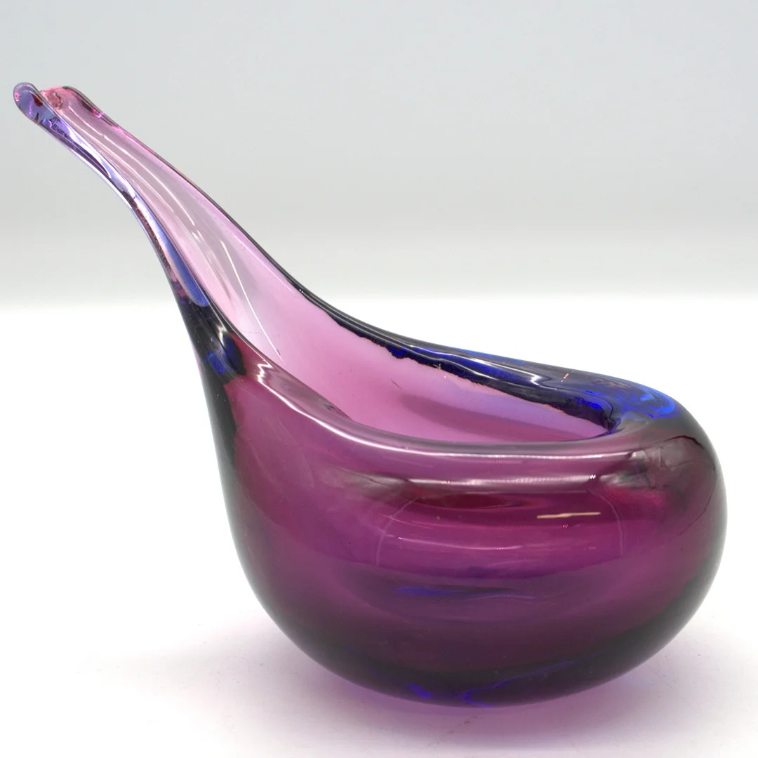 FLAVIO POLI. FLAVIO POLI. MURANO SOMMERSO GLASSCHALE, IN PURPUR UND BLAU, UM 1960. — Art glass — Kunst- und Auktionshaus Kleinhenz