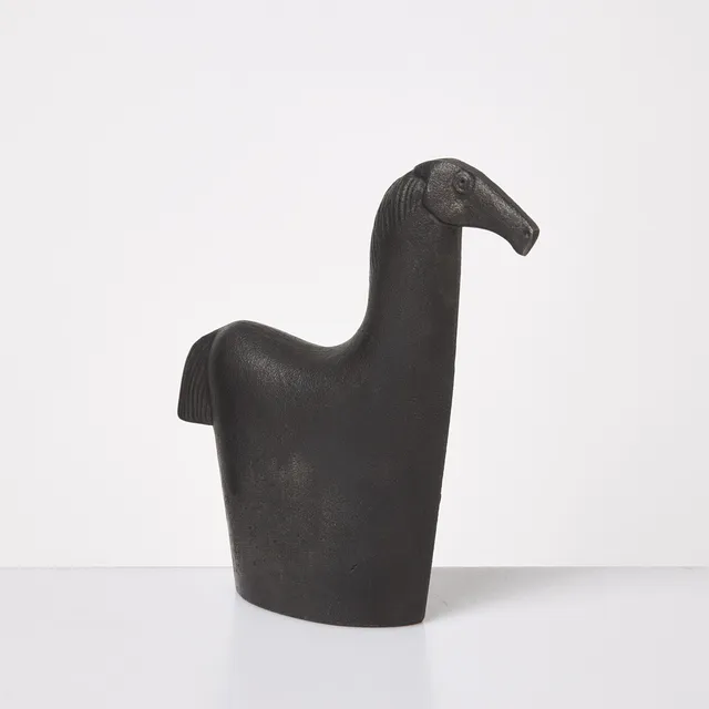 BJÖRN NYBERG. Skulptur i form av häst, gjutjärn, signerad.