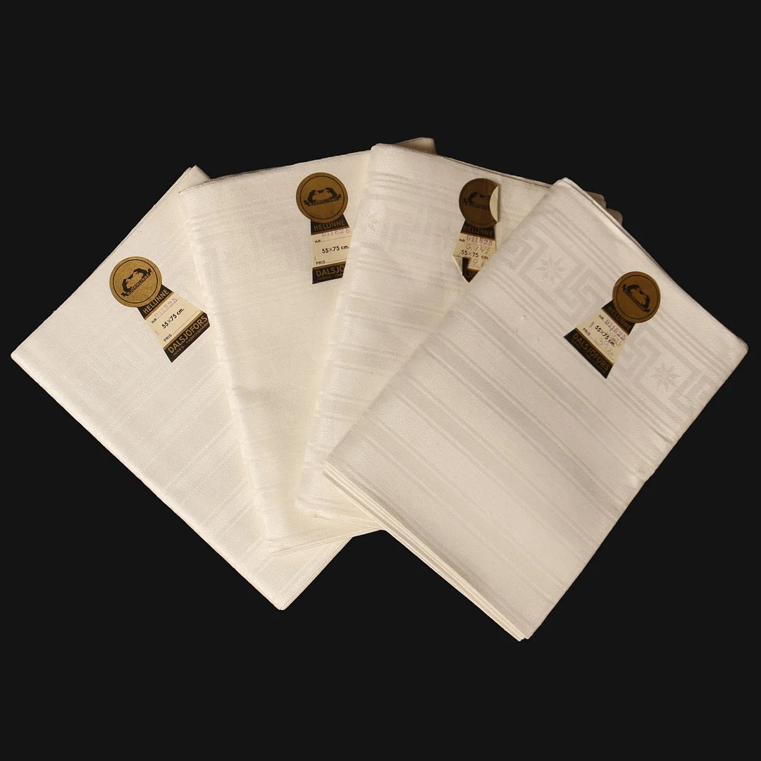 HANDDUKSVÄV, 4 buntar, hellinne, björnlinne, DALSJÖFORS. Originaletiketter. — Textiles — Limhamns Auktionsbyrå
