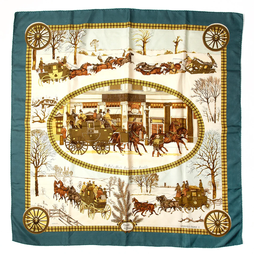 HERMÈS. Scarf, "L'hiver en Poste", siden. — Vintage & Designer Fashion — Stockholms Auktionsverk Göteborg