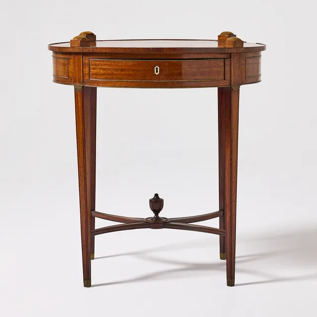 DAMARBETSBORD, sengustavianskt stockholmsarbete, omkring 1800, fanerad och massiv mahogny, beslag i mässing.