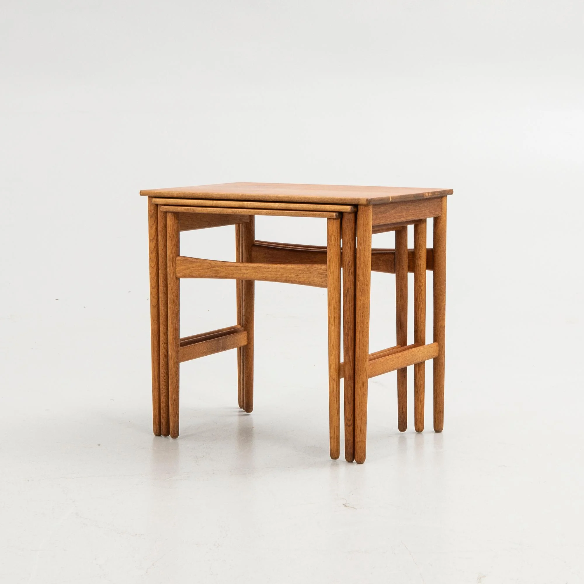 Hans J. Wegner, satsbord, 3 delar, Andreas Tuck, Danmark, 1960-tal. — Design/Möbler — Bukowskis