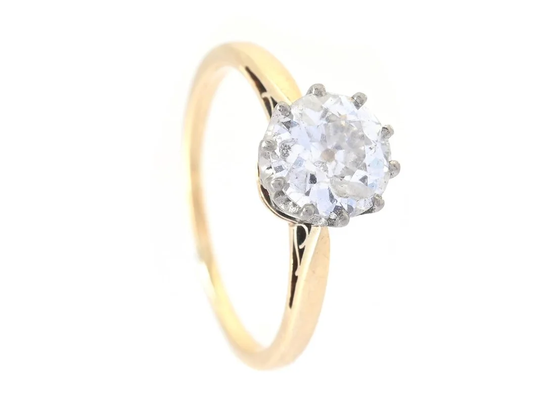 ENSTENSRING, 14K guld, gammalslipad diamant ca 1,00 ct, ca J/P2, stl 16,5 mm, inneslutningar som når ytan, skador och nagg vid rondist, vikt 2,4 g. — Smycken/Enstensring — Kaplans