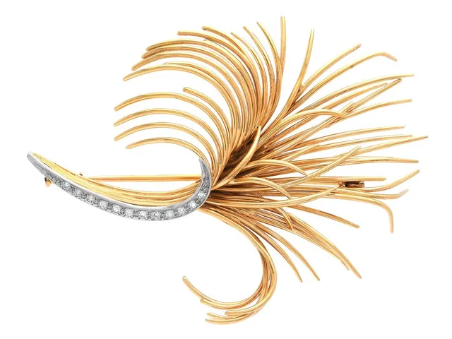 BROSCH, 18K guld/platina, åttkantslipade diamanter ca 0,18 ctv, Lambert Fréres & Compagnie, Paris 1900-talets mitt, mått 70x55 mm, vikt 23,4 g.