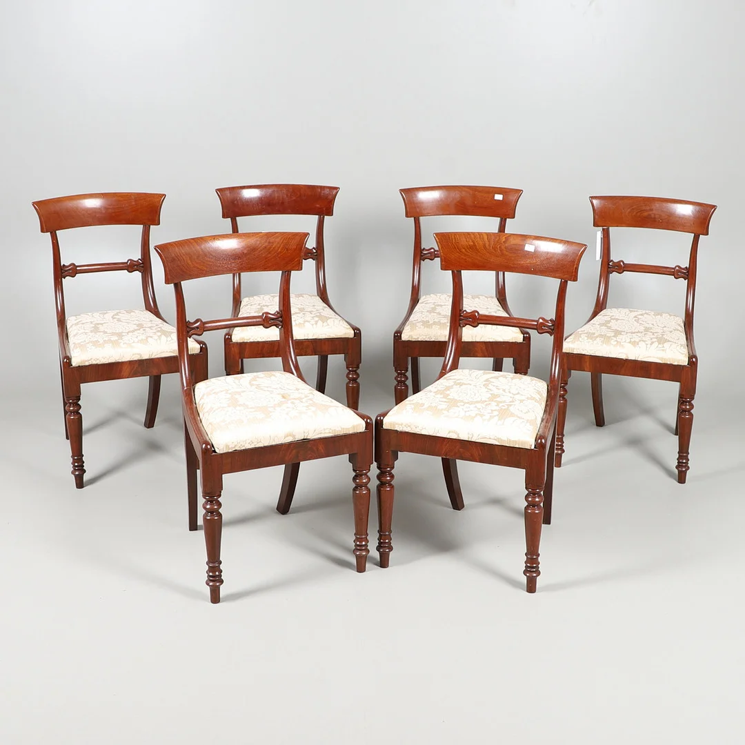 A SET OF SIX 19TH CENTURY MAHOGANY DINING CHAIRS. — Armchairs & Chairs — Lawrences Auctioneers