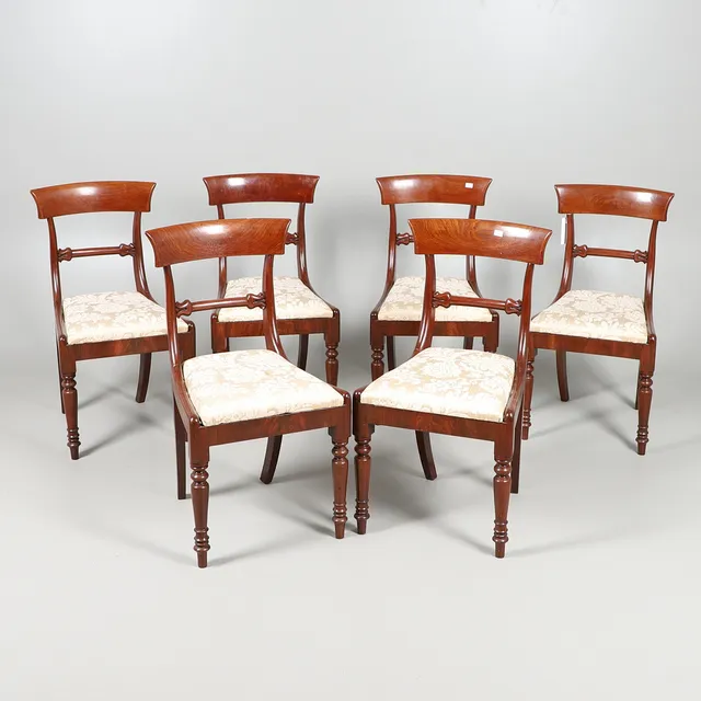 A SET OF SIX 19TH CENTURY MAHOGANY DINING CHAIRS.