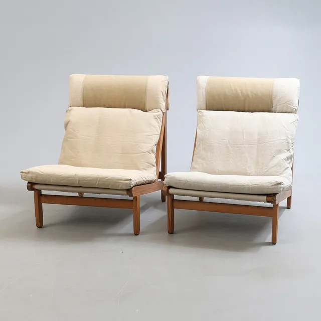 BERNT PETERSEN. Fåtöljer, ett par, furu, "Kludestolen" Danmark, 1960-/70-tal.