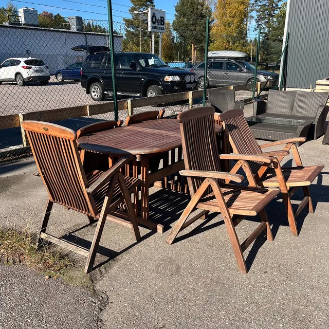 TRÄDGÅRDSGRUPP, 7 delar batavia, samtida.