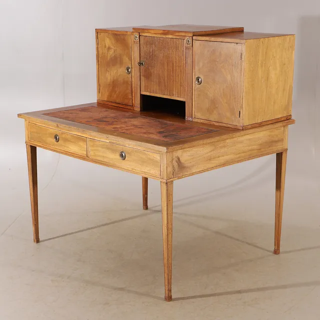 SKRIVBORD MED UPPSATS, mahogny, gustaviansk stil, 1800-/1900-tal.