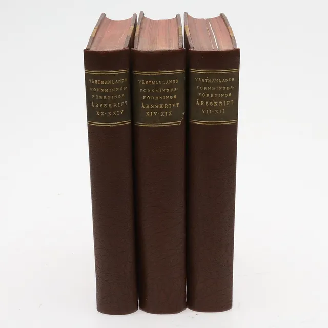 VÄSTMANLANDS FORNMINNESFÖRENINGS ÅRSKRIFT. 3 volymer, årgång VII - XXIV (1912 - 1936).