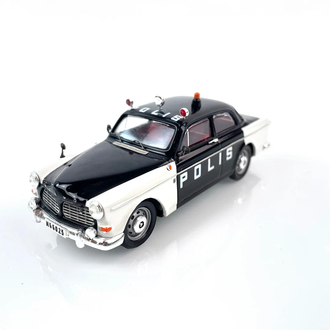 MODELLBIL, Polisbil- Amazon 2D, -70, numrerad 174/300, André Models, skala 1:43. I originalförpackning. — Toys — Roslagens Auktionsverk