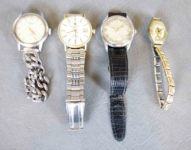 ARMBANDSUR, 4 stycken.