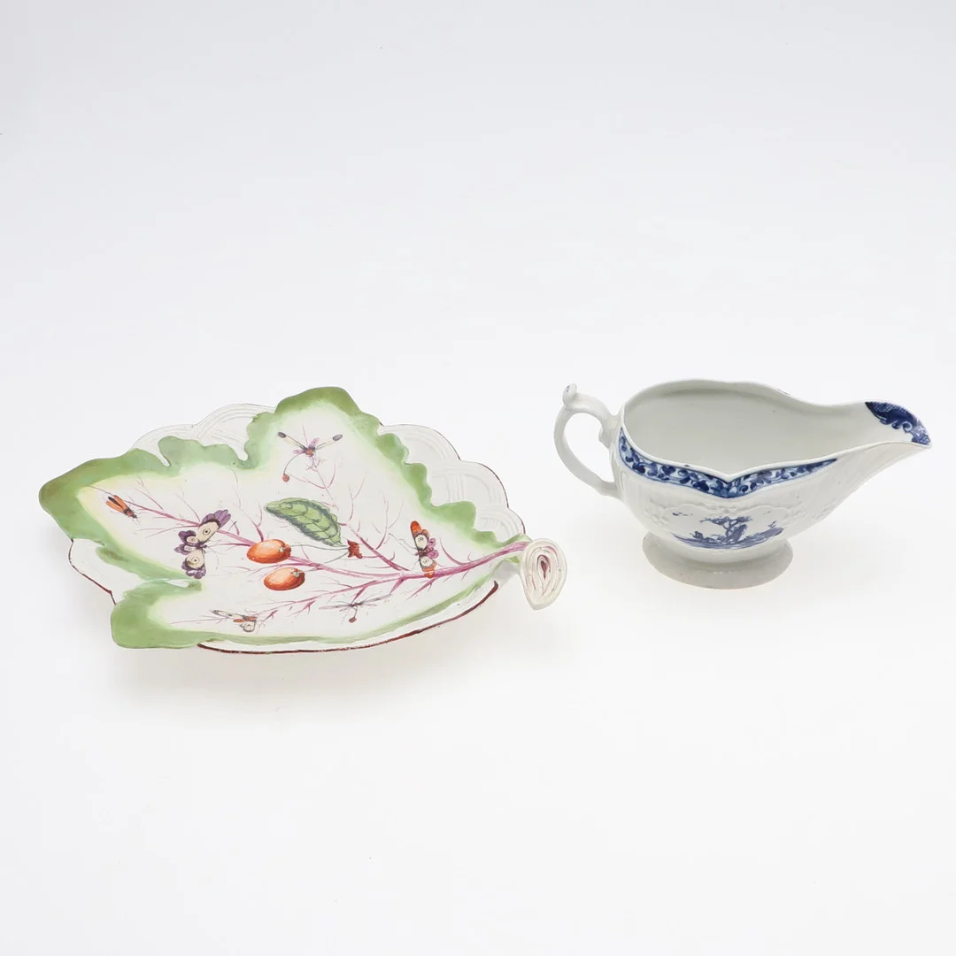 ENGLISH PORCELAIN LEAF SHAPED DISH & FIRST PERIOD WORCESTER SAUCE BOAT. — European — Lawrences Auctioneers