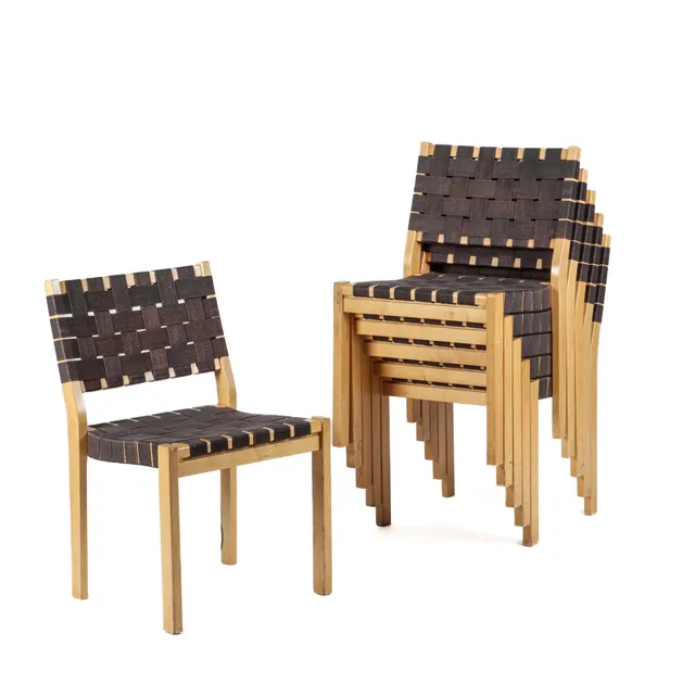 Alvar Aalto. Six dining chairs / stacking chairs, model 611 (6)