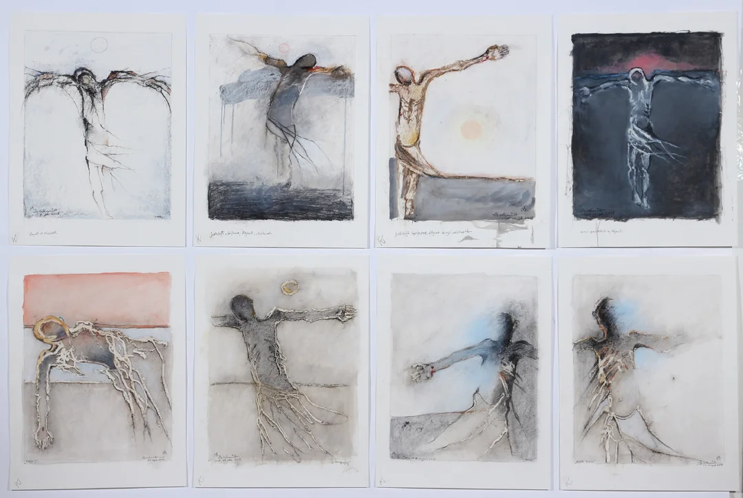Nis Schmidt. 'Ecce Homo', 'Pieta' etc. Eight mixed media on paper. (8) — Paintings and sculptures/Modern pictorial arts — Lauritz