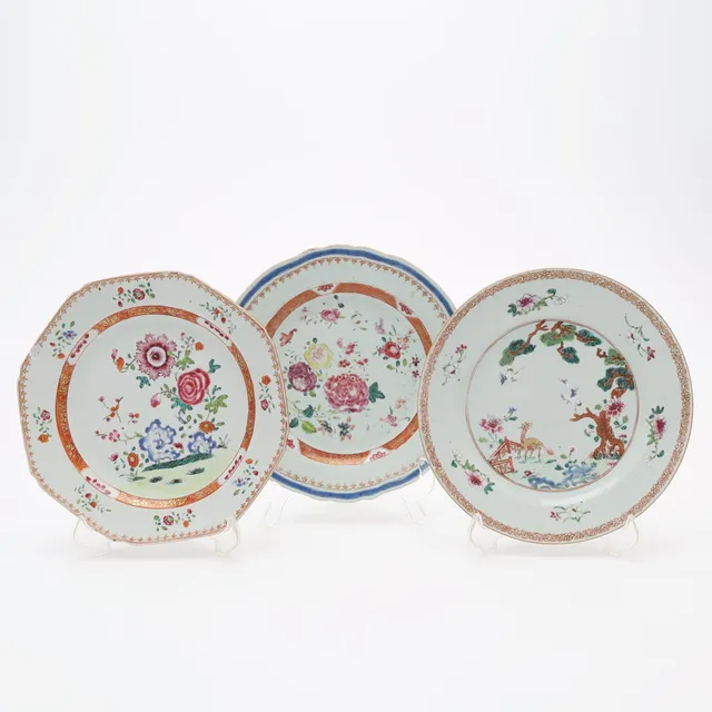 TALLRIKAR, 3 delar, porslin, Famille rose, Kina, 1700/1800-tal.