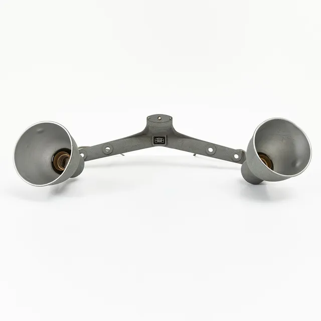 ZEISS IKON, lampa för projektor, två ljusarmar, stomme och skärmar i grå krymplack, märkt 1013, ca 1950-/1960-tal.
