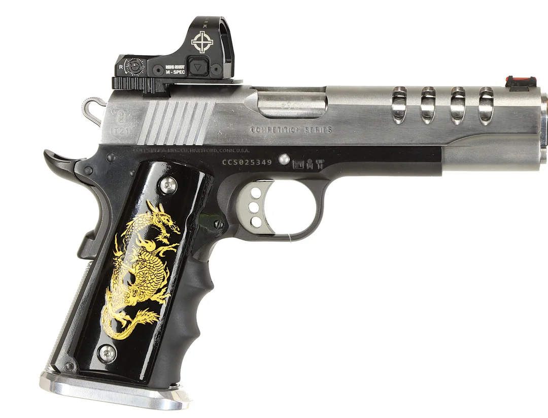 PISTOL, fabrikat Colt, modell 1911 Colt Competition, kaliber .45 ACP, tillv.nr CCS025349, se-nr 3714203. — Pistols — Walter Borg