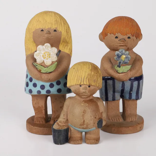 LISA LARSON. Figuriner, 3 stycken, stengods, Gustavsberg.