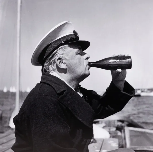 EVERT TAUBE. PER-OLOW ANDERSON (1921-1989). ”Evert Taube Sandhamnsregattan juli 1942”, archival pigment print.