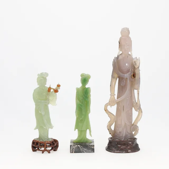 "Ladies", two Chinese sculptures in carved serpentine and quartz, 20th Century.