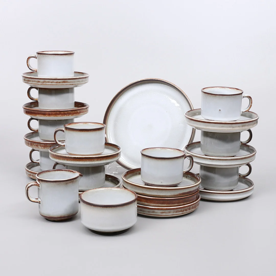 JOSEPH SIMON. Kaffeservis, 15 delar, stengods, "Sonja", Söholm, Danmark, 1900-talets andra hälft. — European — Auktionshuset Thelin & Johansson