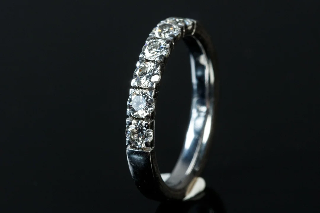 Alliancering i 14 kt. hvidguld ca. 0.70 ct. — Jewellery/Rings — Lauritz