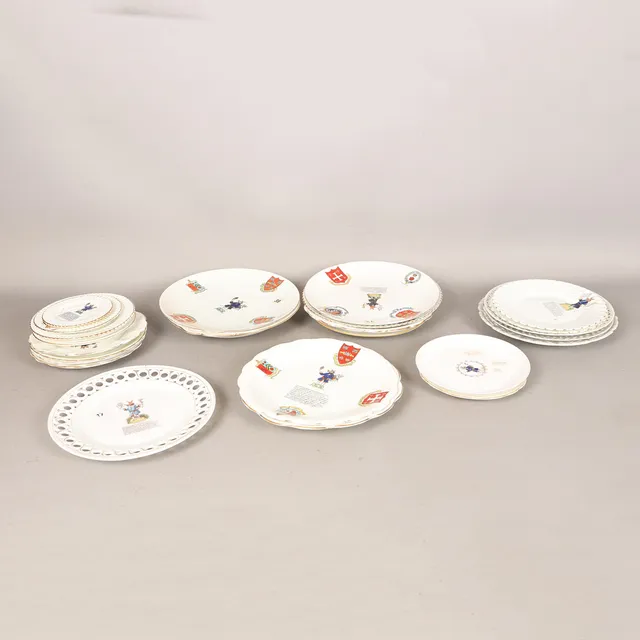 THE TRUSTY SERVANT, WINCHESTER COLLEGE; A COLLECTION OF VARIOUS PLATES (QTY).