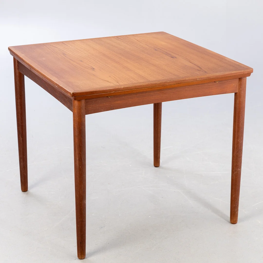 Kleiner Esstisch in Teak, ausziehbar, Dänemark, 1960er Jahre. — Dining tables — Stockholms Auktionsverk Hamburg