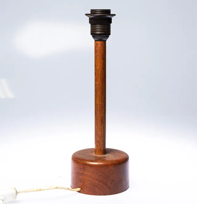 BORDSLAMPA, teak, 1950/60-tal.