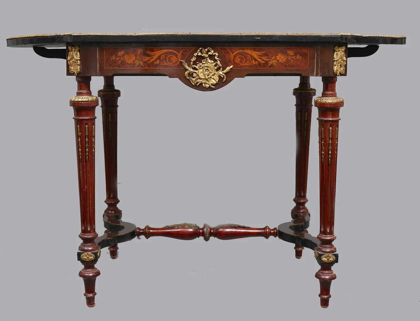Napoleon III style folding table in mahogany veneer with fine wood marquetry, early 20th Century. — Tables — Balclis