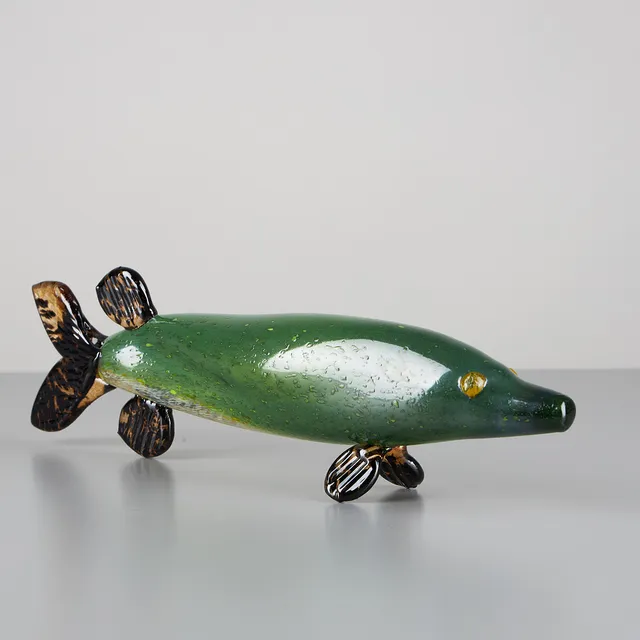 TARMO MAARONEN (1963). "Gädda", signerad samt daterad 2011, glasskulptur.
