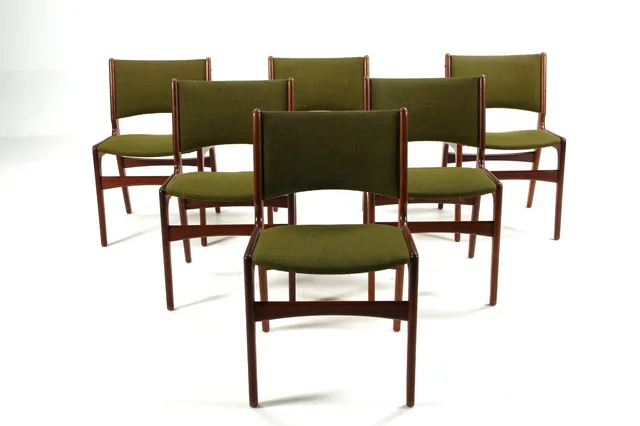 Danish furniture manufacturer. Six dining chairs, green (6)