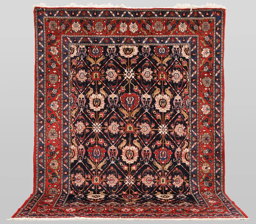 MATTA. Semiantik Varamin, 302 x 212 cm. — Oriental Carpets & Textiles — Södermanlands Auktionsverk
