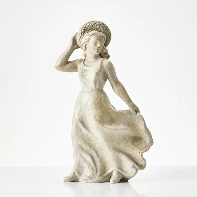 HARALD SALOMON. Kvinna med hatt, figurin, stengods, Rörstrand 39/50.