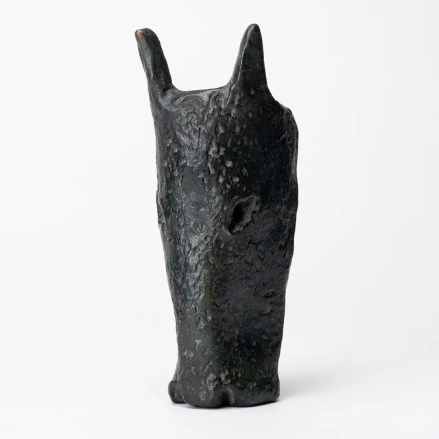 HENRIK ALLERT. Skulptur, hästhuvud, patinerad brons, signerad.