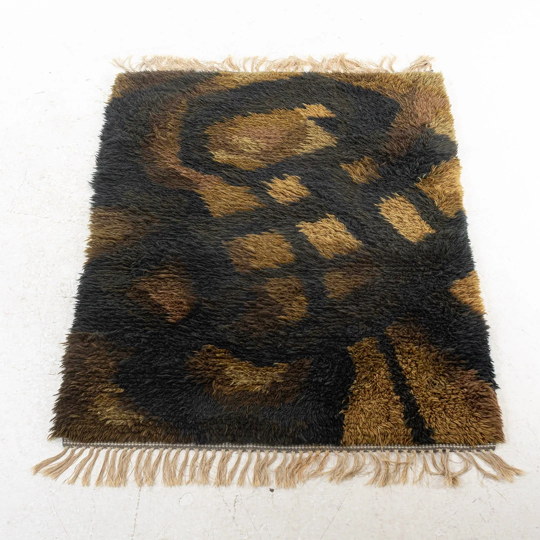 RYAMATTA, ca 155 x 100 cm. — European Carpets & Textiles — Handelslagret Auktionsservice
